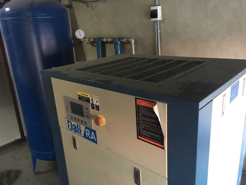 Компрессор для предприятия по производству мебели